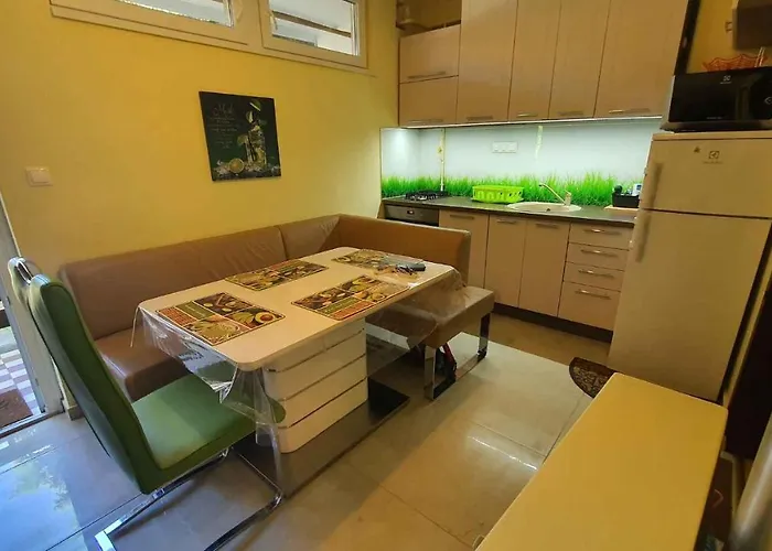 In - Balaton 30359 דירה שיופוק